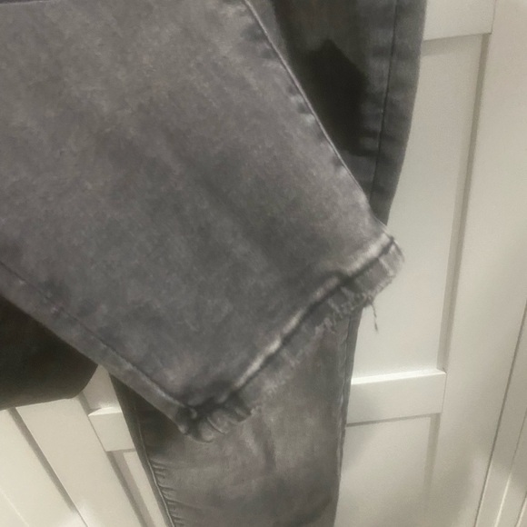 EUC Good American Women’s Charcoal Skinny Jeans - Picture 3 of 4